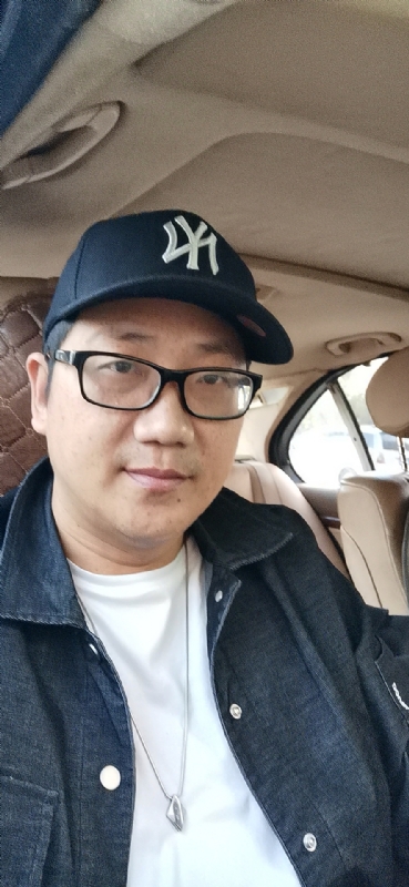 拥抱幸福的第一张照片--泉州认干亲服务网